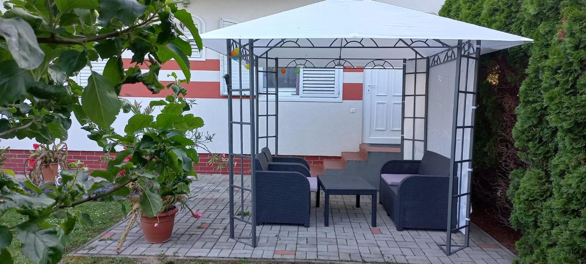 Appartamento Bella Badacsony Apartmanház Badacsonytomaj Esterno foto